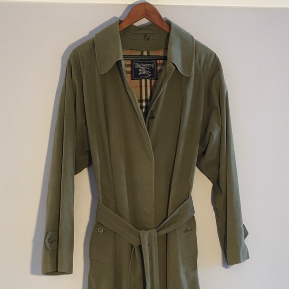 Burberry Trench Coat. Great condition - Picture 2 of 8